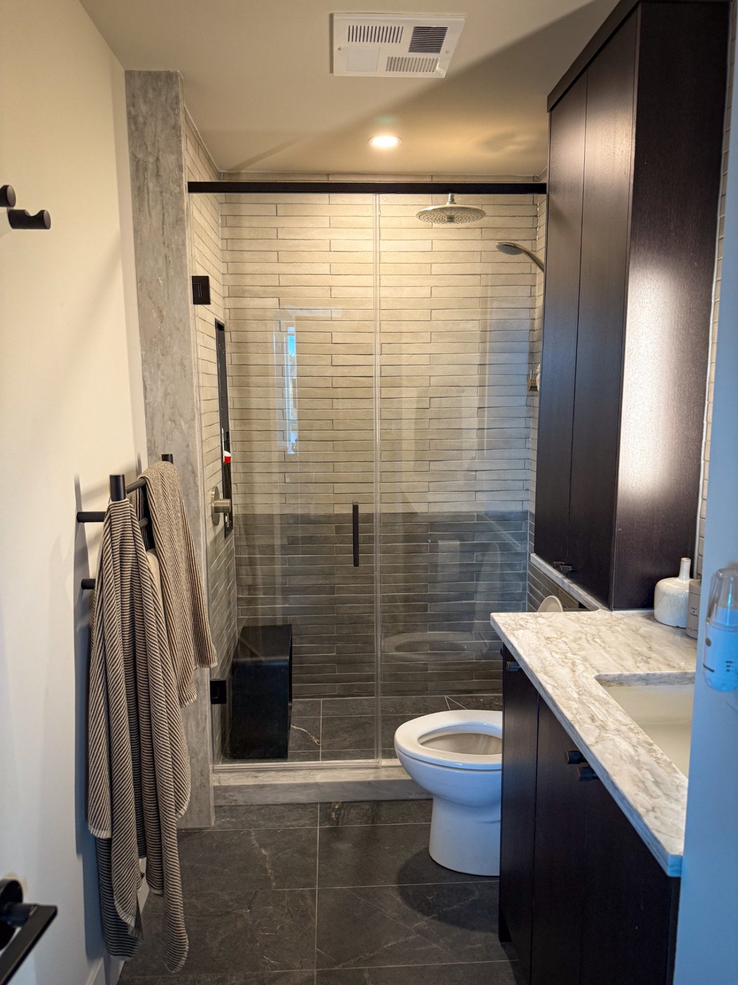 Modern bathroom renovation — Boronka Carpentry Plus